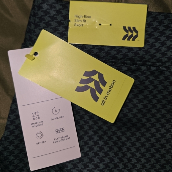 Womens All In Motion, Size Large, Stylish Checkered Skort, NWT!! - Picture 3 of 4